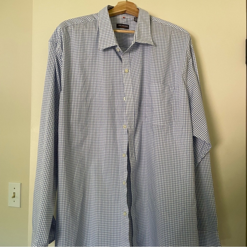 Can Heusen dress shirt